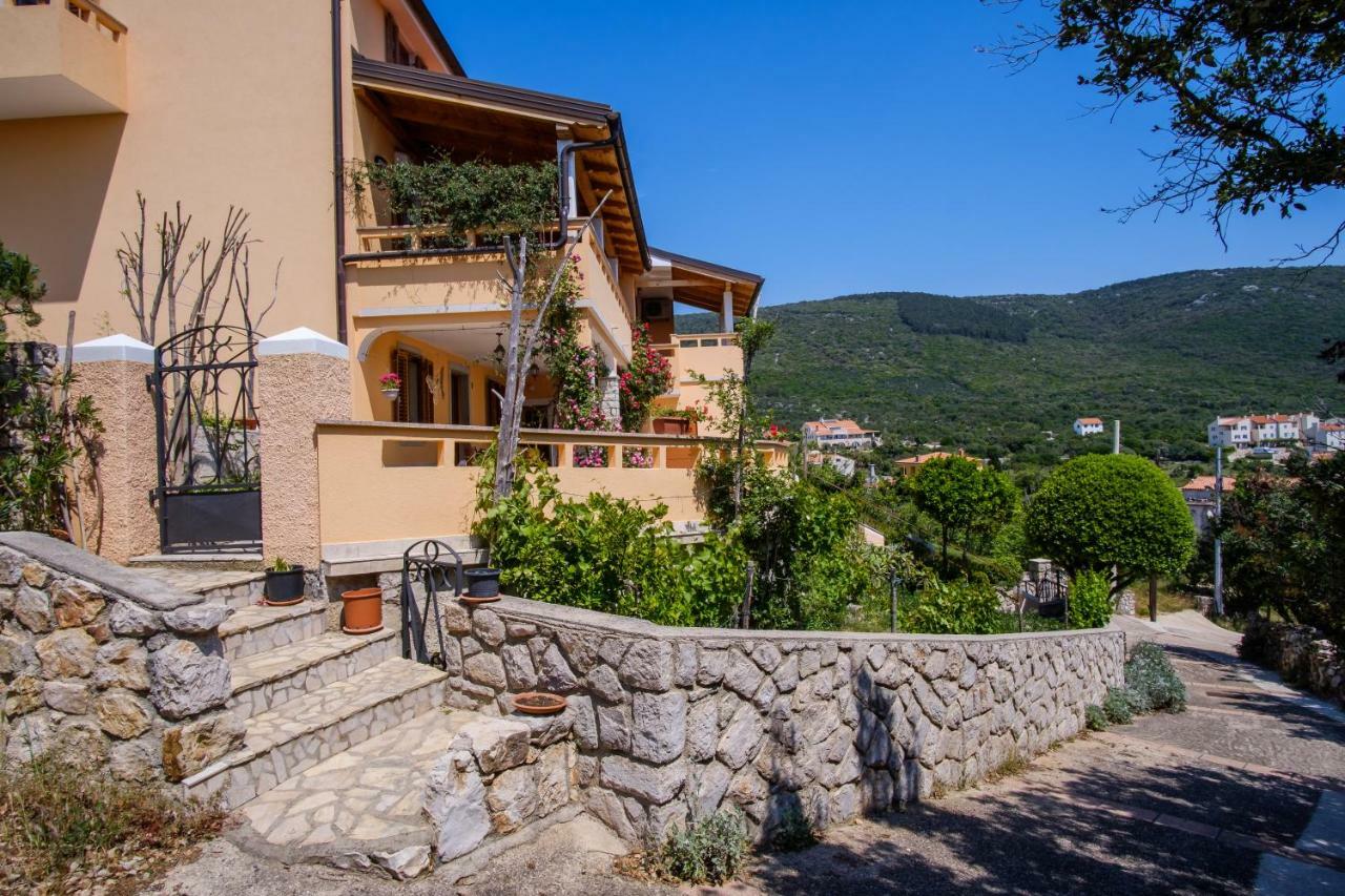 Apartmani Zorica Martinscica  Exterior photo